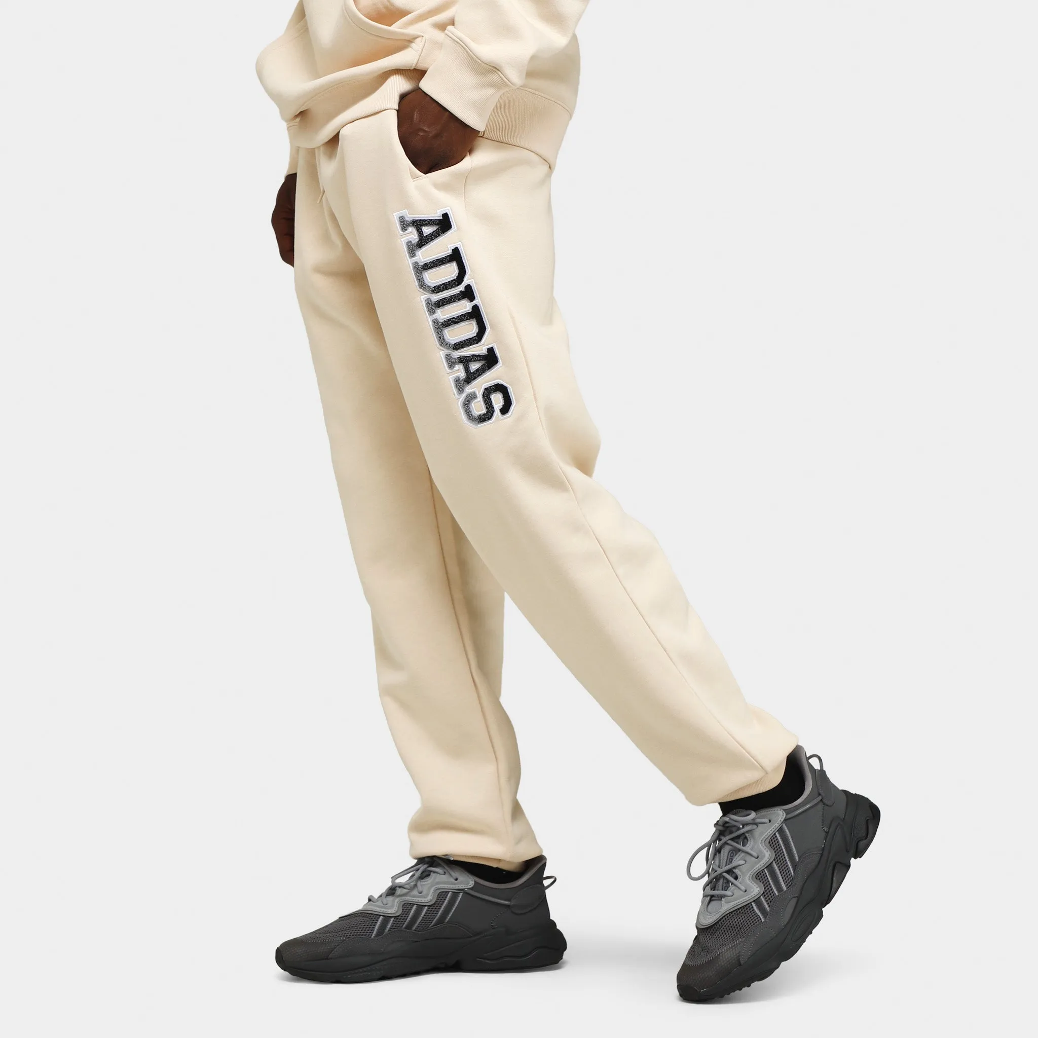 adidas Originals Varsity Sweatpants / Sand Strata