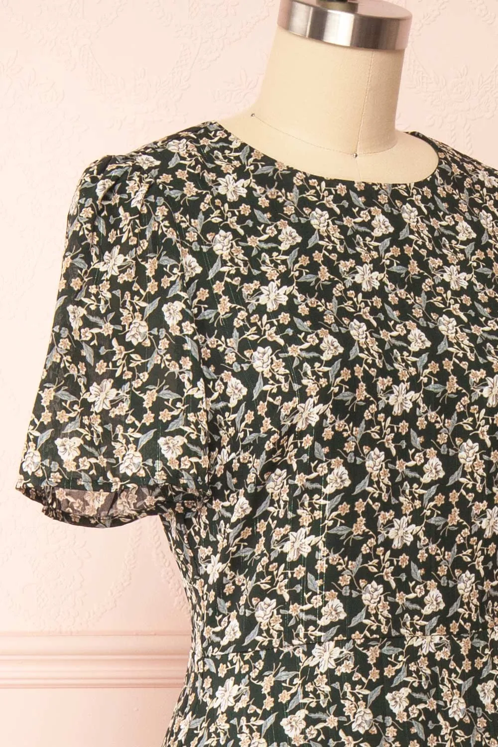 Atawa | Short Sleeve Green Floral Dress