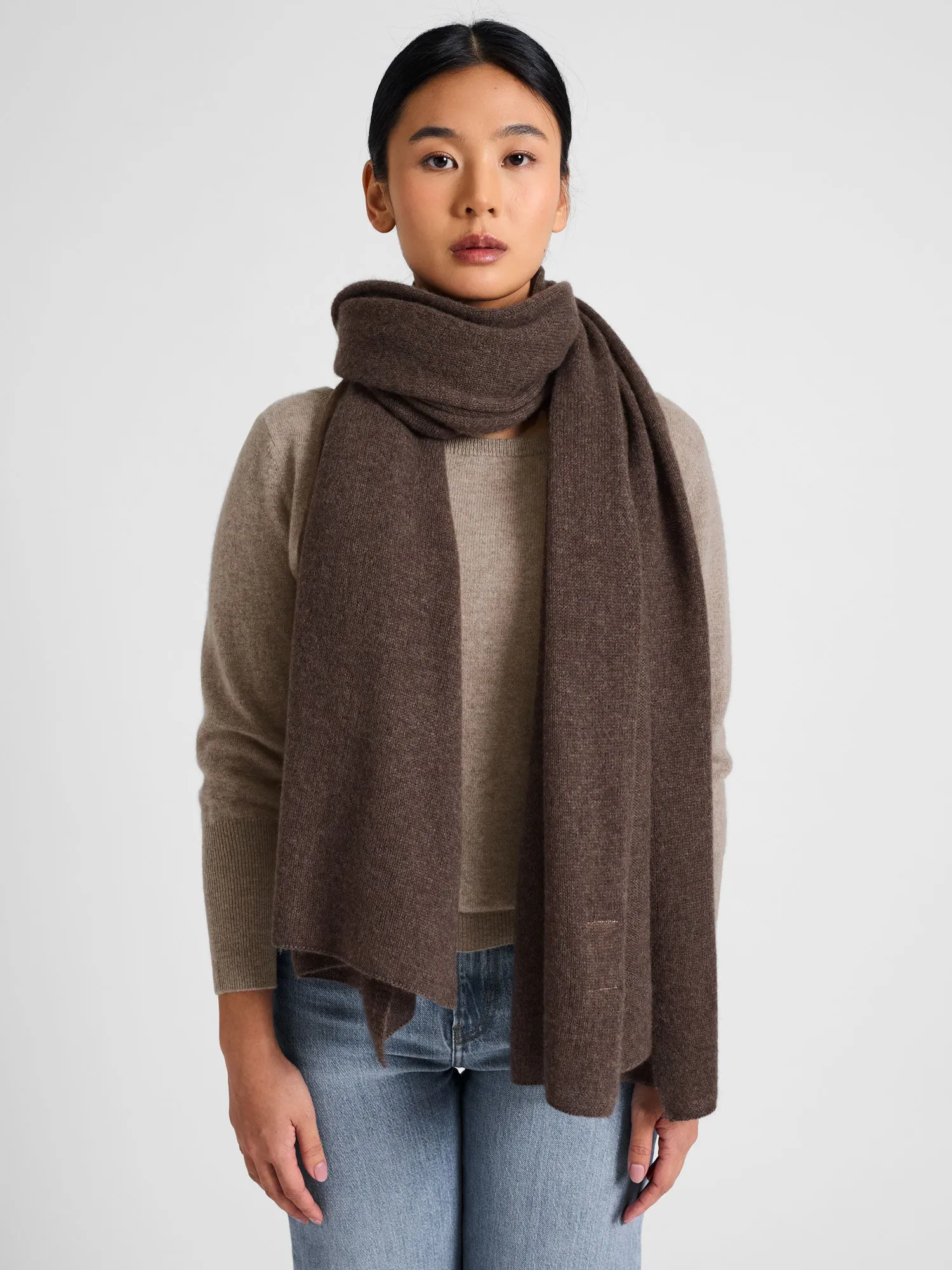 Cashmere scarf "Signature" - dark brown