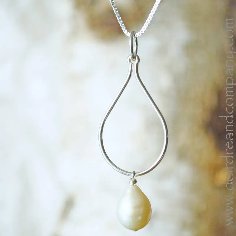 Delightful Drop Necklace - Pearl