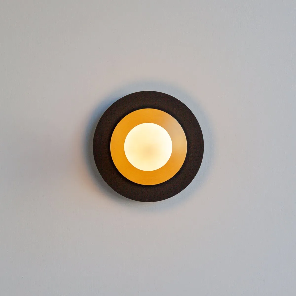 "Aureole" Wall Light - Black with Brass